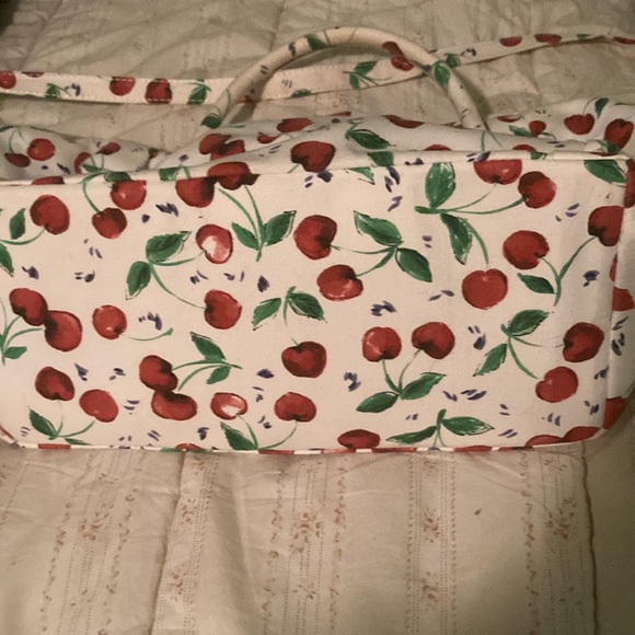 Cherry duffel bag - Picture 4 of 6